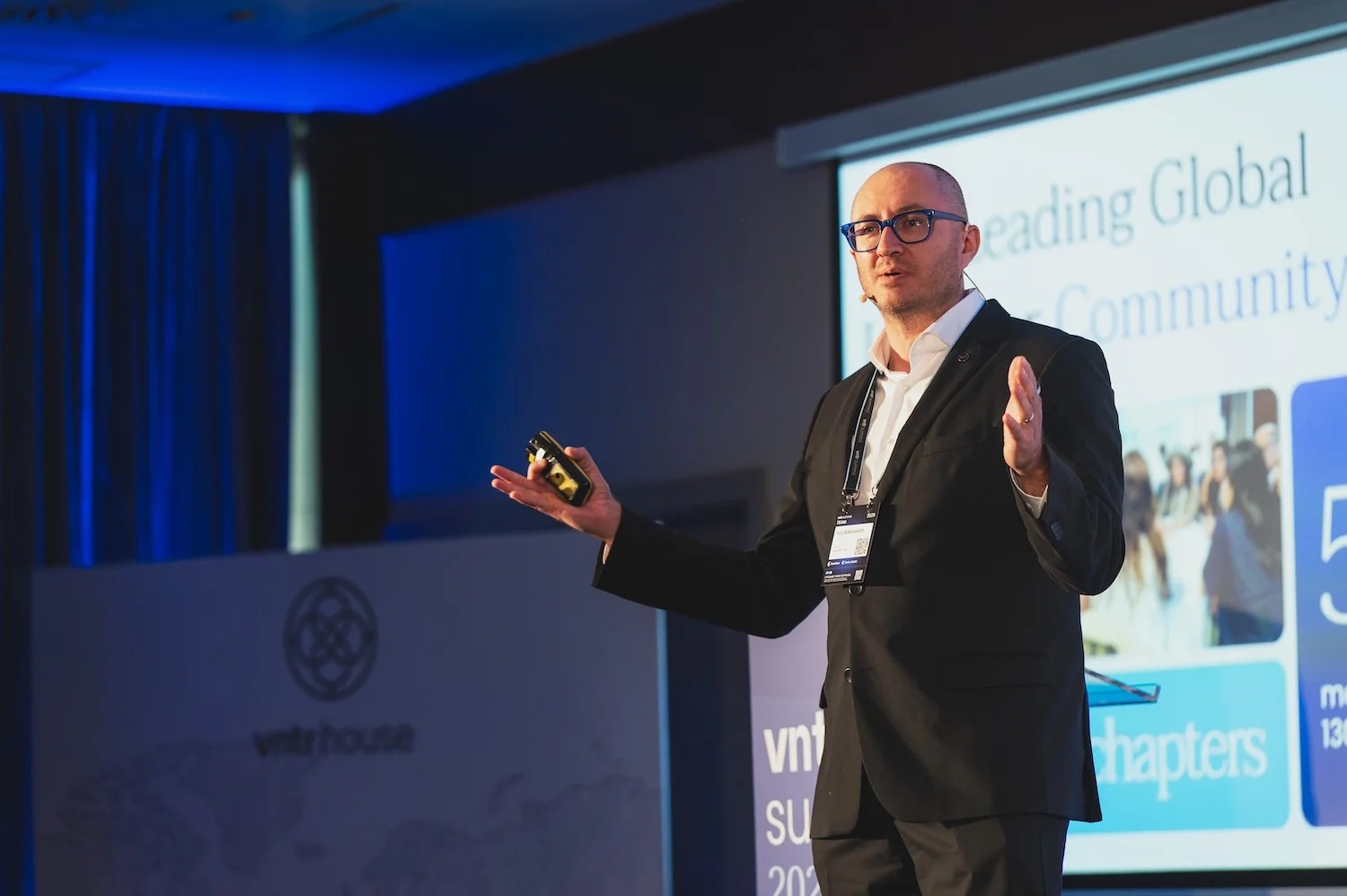 A keynote on stage at the VNTR Global Investor Summit, Lisbon 2025